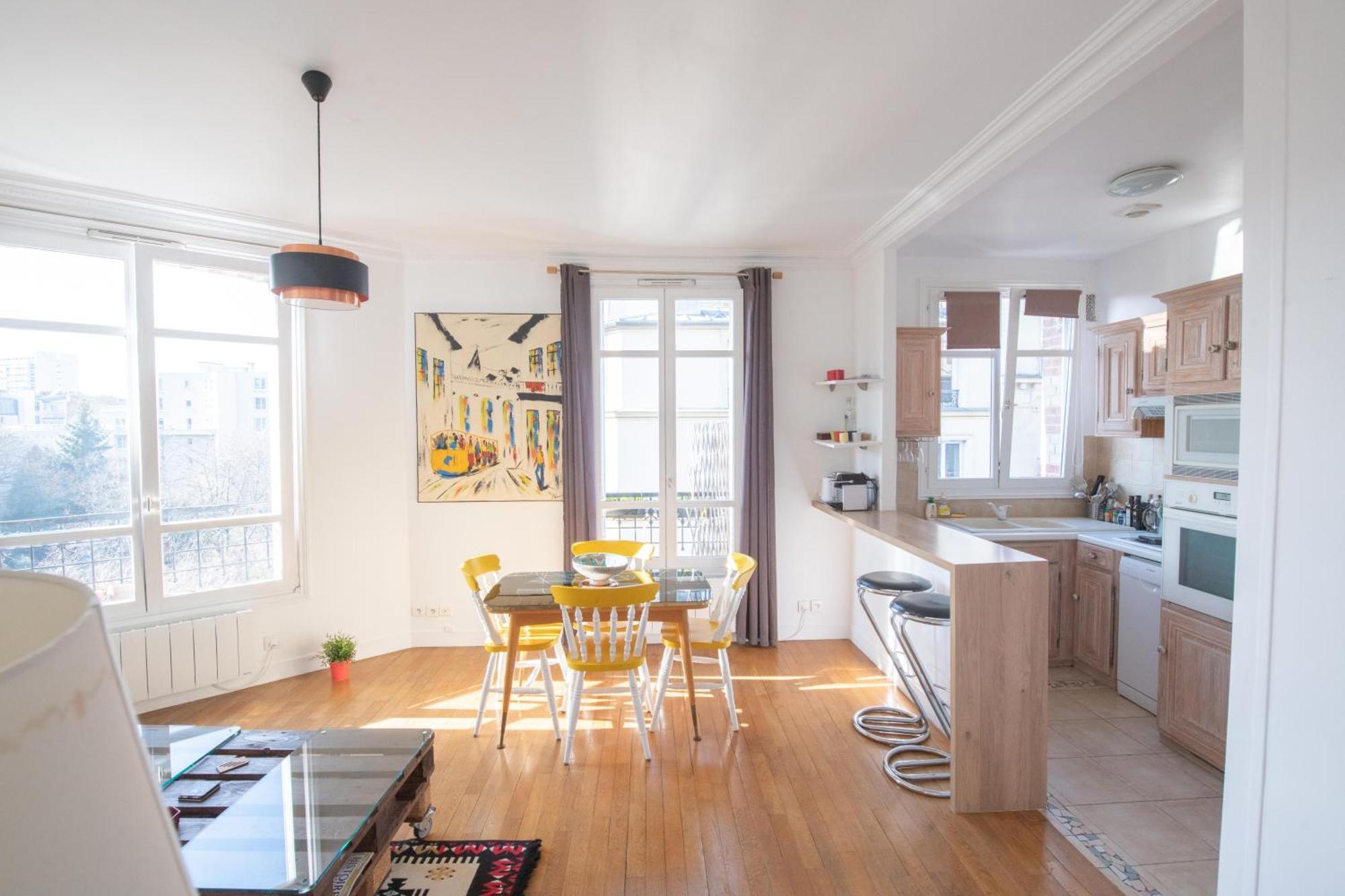 Cosy And Very Flat With Open View On A Parc Parigi