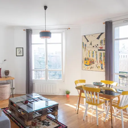 Cosy And Very Flat With Open View On A Parc * Parigi